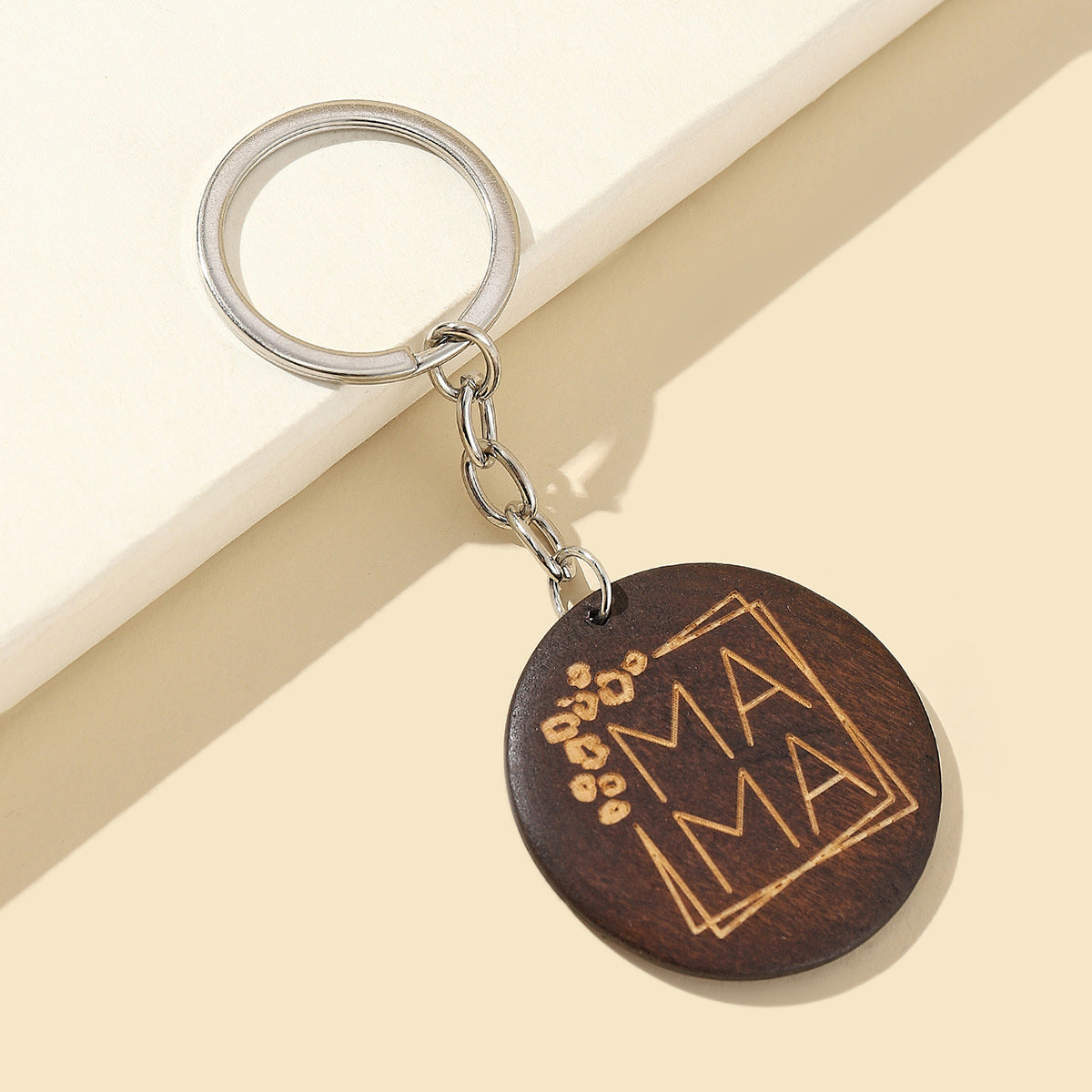 Venta al por mayor, tarjeta redonda de madera con letras, regalo para el día de la madre, llavero MAMA